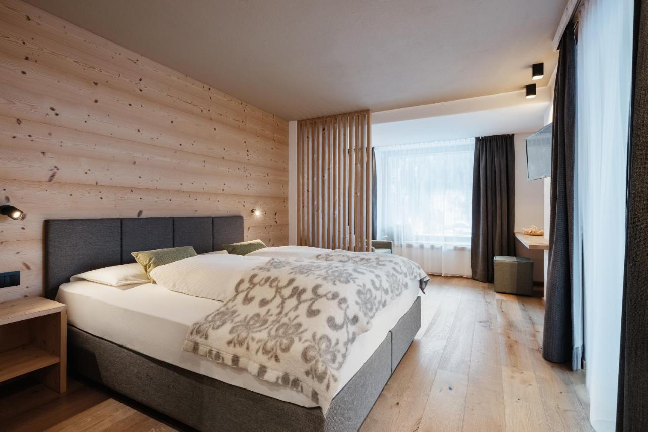 Berghotel Sanvi San Martino in Badia Exteriör bild