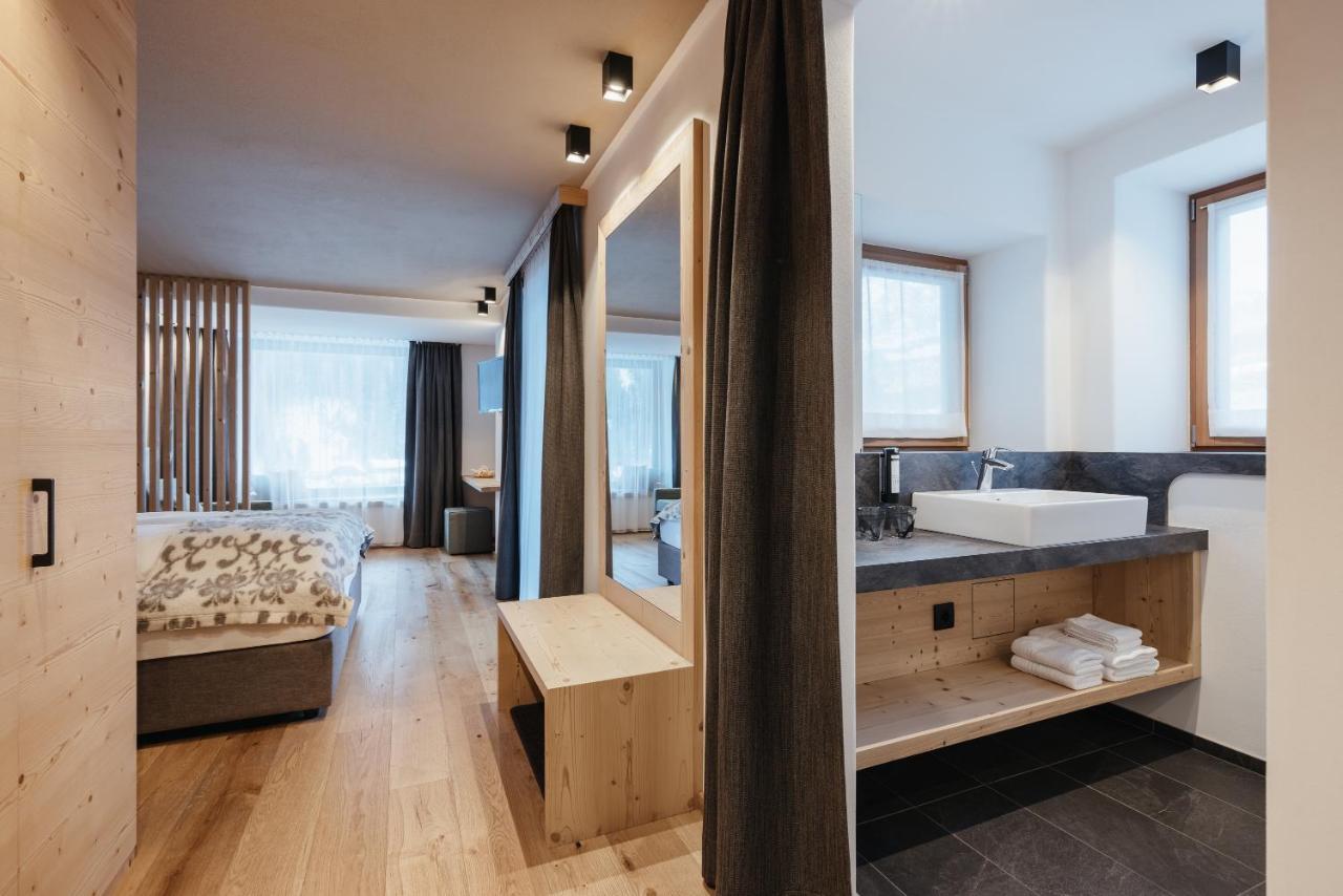 Berghotel Sanvi San Martino in Badia Exteriör bild