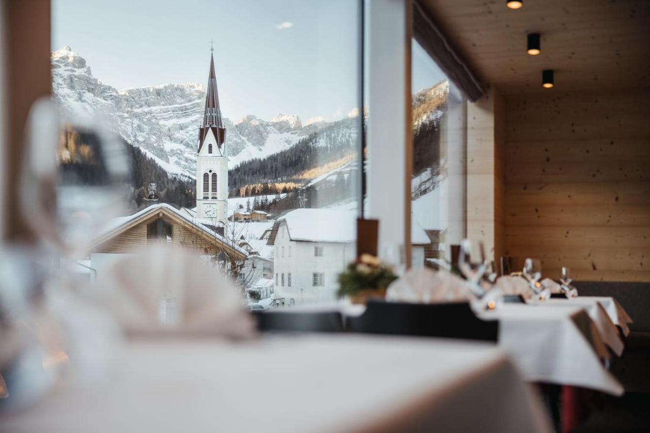 Berghotel Sanvi San Martino in Badia Exteriör bild