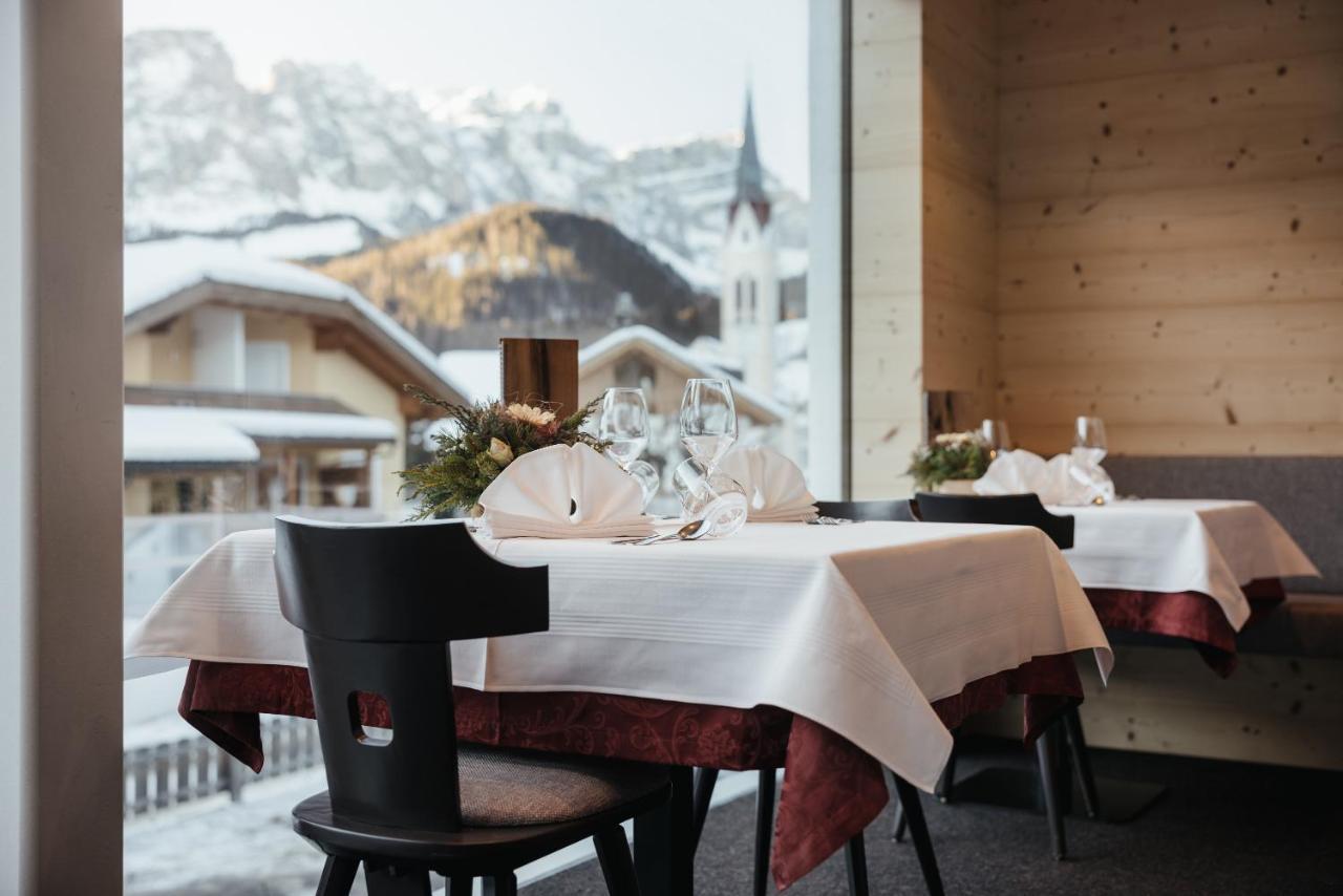 Berghotel Sanvi San Martino in Badia Exteriör bild