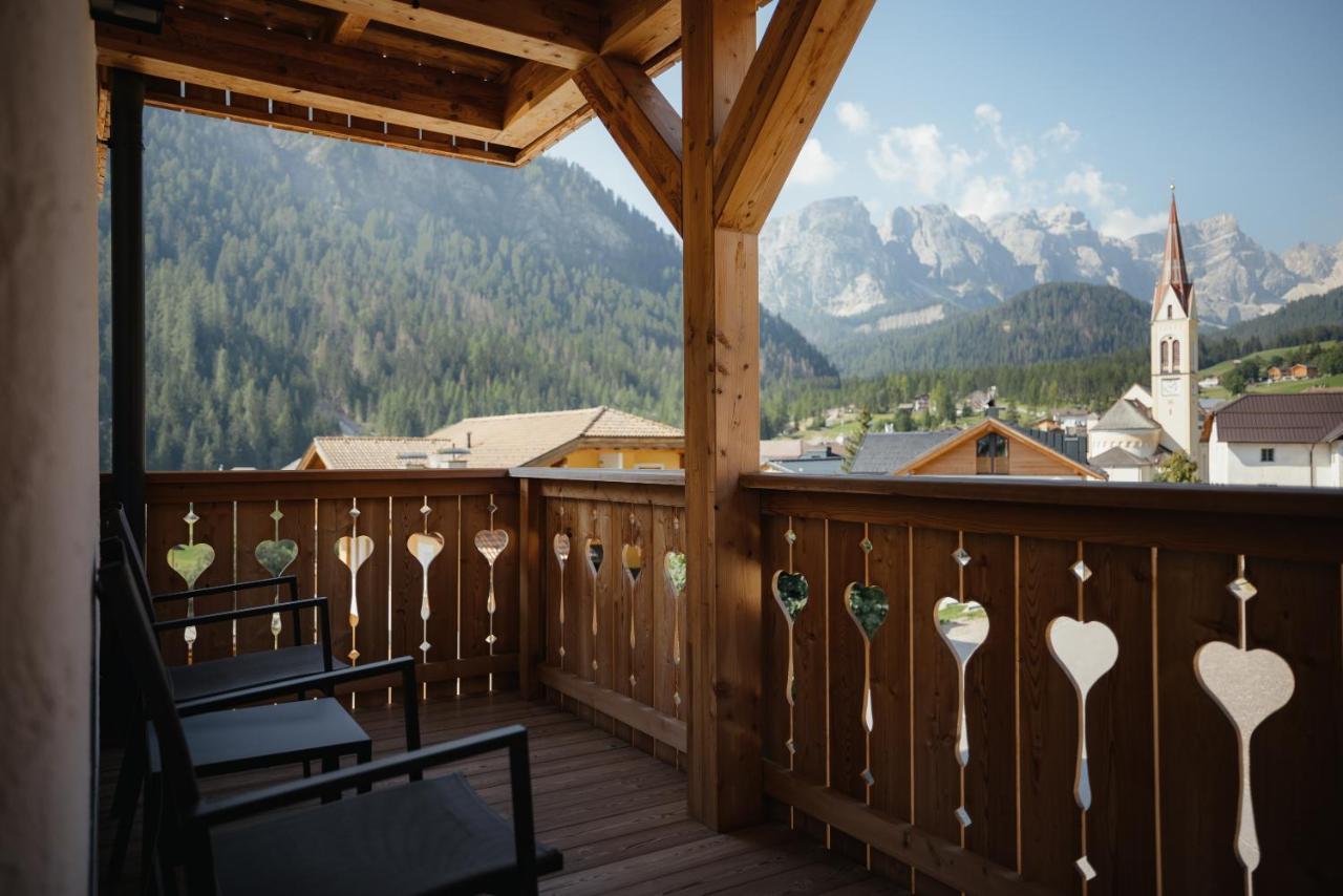 Berghotel Sanvi San Martino in Badia Exteriör bild