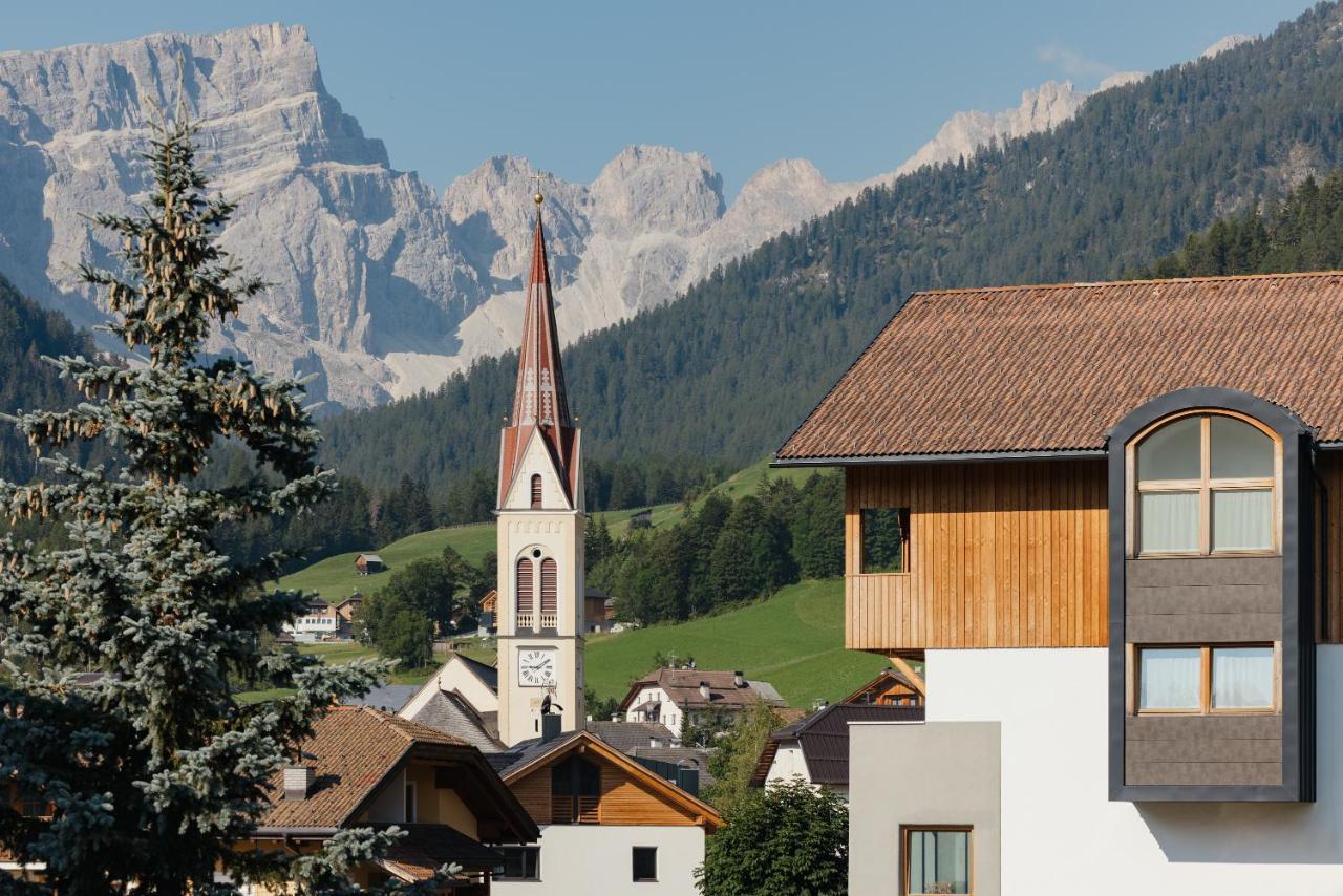 Berghotel Sanvi San Martino in Badia Exteriör bild