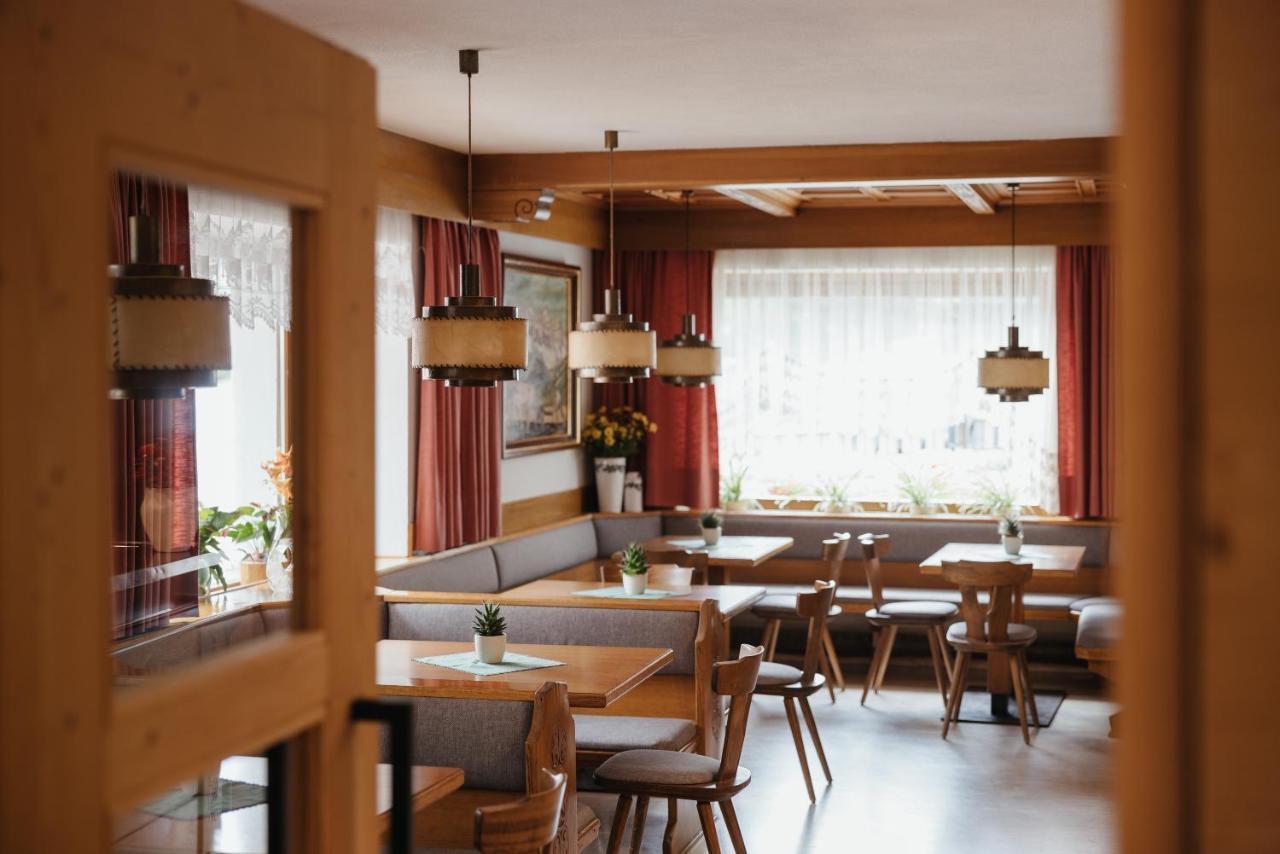 Berghotel Sanvi San Martino in Badia Exteriör bild