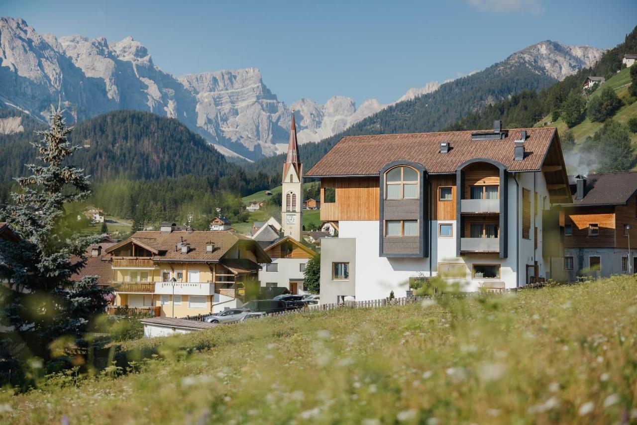 Berghotel Sanvi San Martino in Badia Exteriör bild