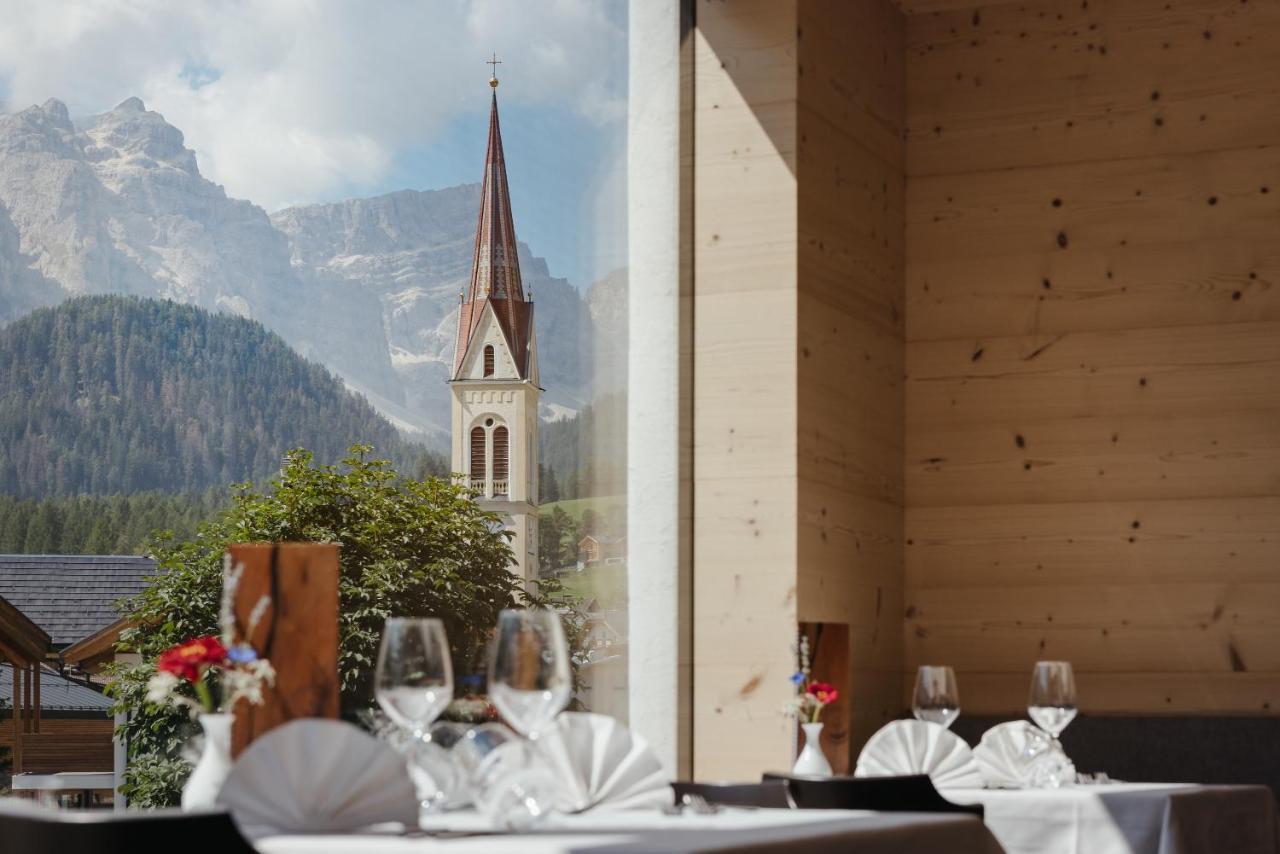 Berghotel Sanvi San Martino in Badia Exteriör bild