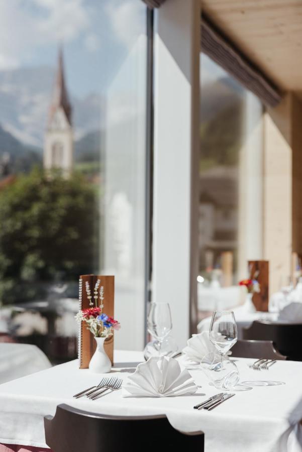 Berghotel Sanvi San Martino in Badia Exteriör bild