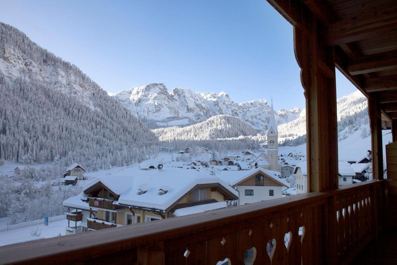 Berghotel Sanvi San Martino in Badia Exteriör bild